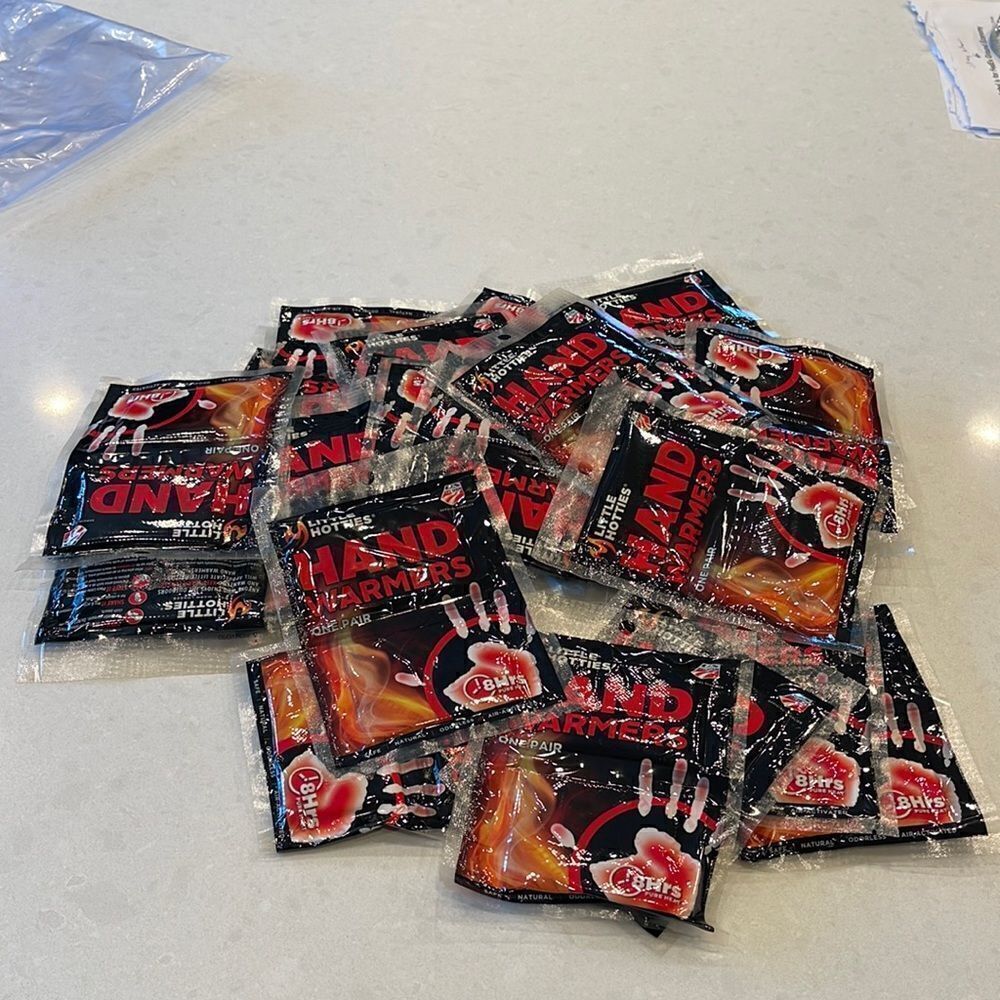 Little Hotties  warmers, 27 included in sale work great. 8 hours pure heat.